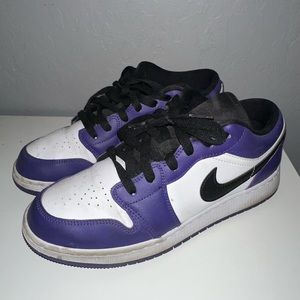 gently used purple low air jordan 1